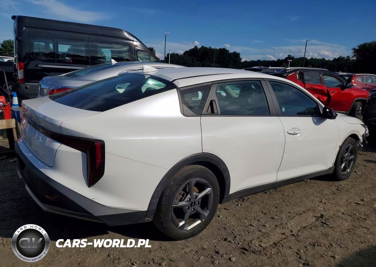 2025 Kia K4 Lxs VIN:3KPFT4DE4SE098765 - 3