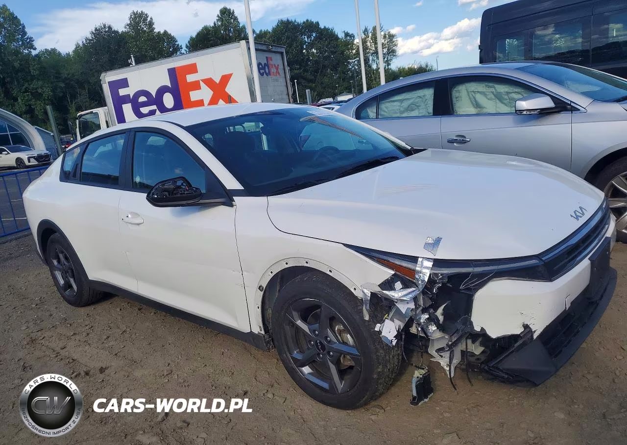 2025 Kia K4 Lxs VIN:3KPFT4DE4SE098765 - 4