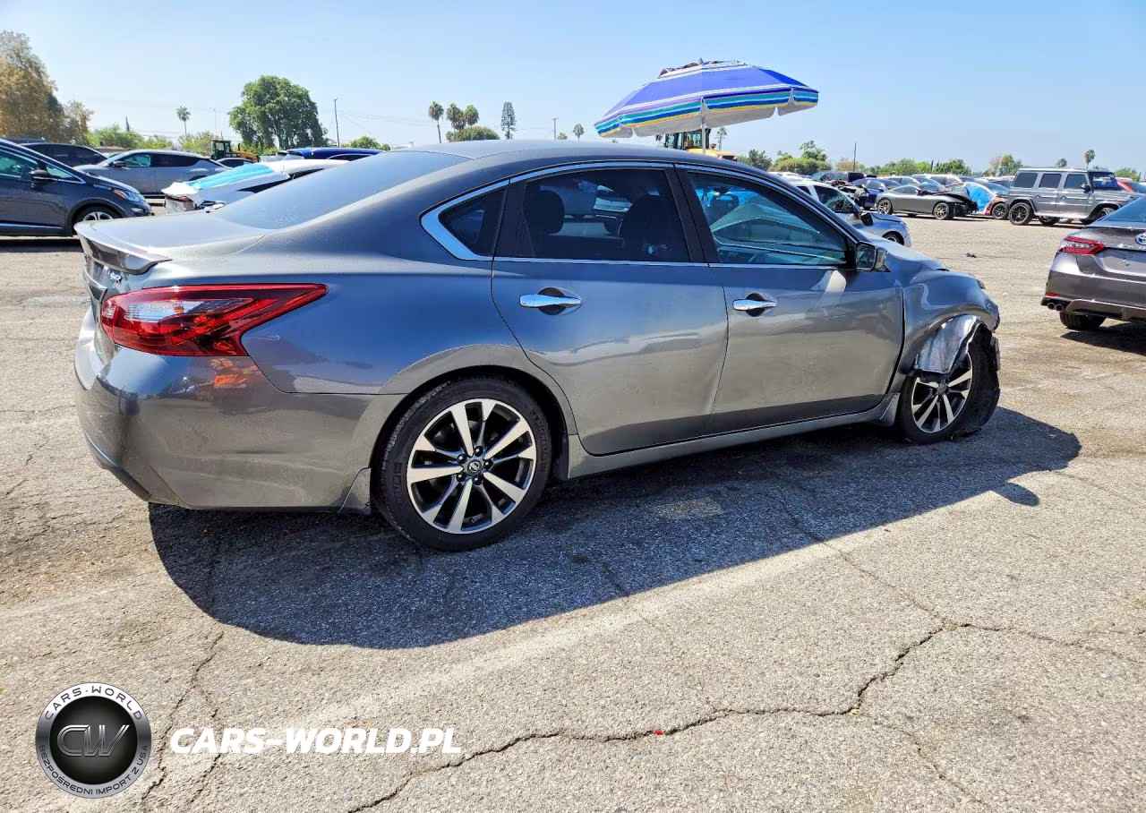 2017 Nissan Altima 2.5 Sr VIN:1N4AL3AP4HC494985 - 3