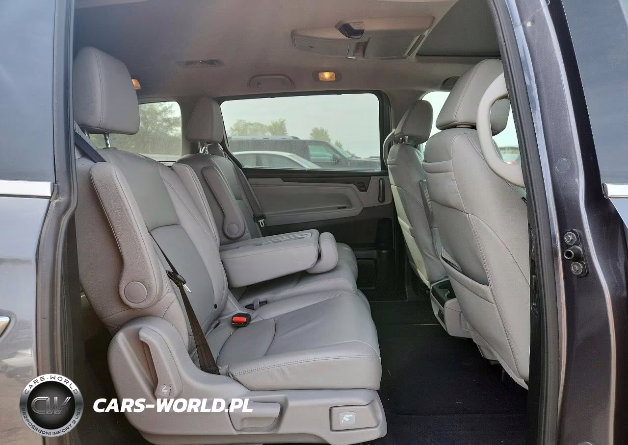 2018 Honda Odyssey Elite VIN:5FNRL6H97JB057707 - 11
