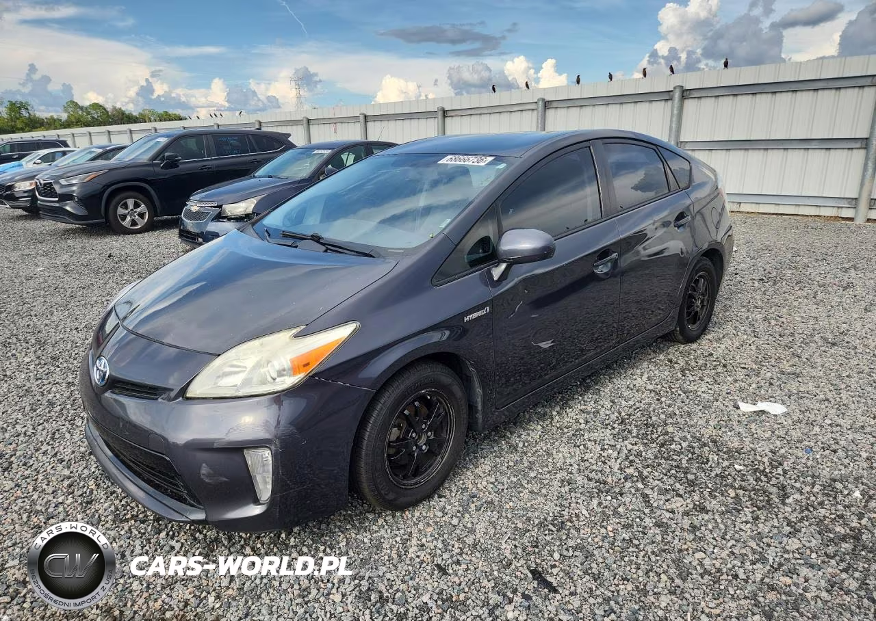 2015 Toyota Prius Two VIN:JTDKN3DUXF0434458 - 1