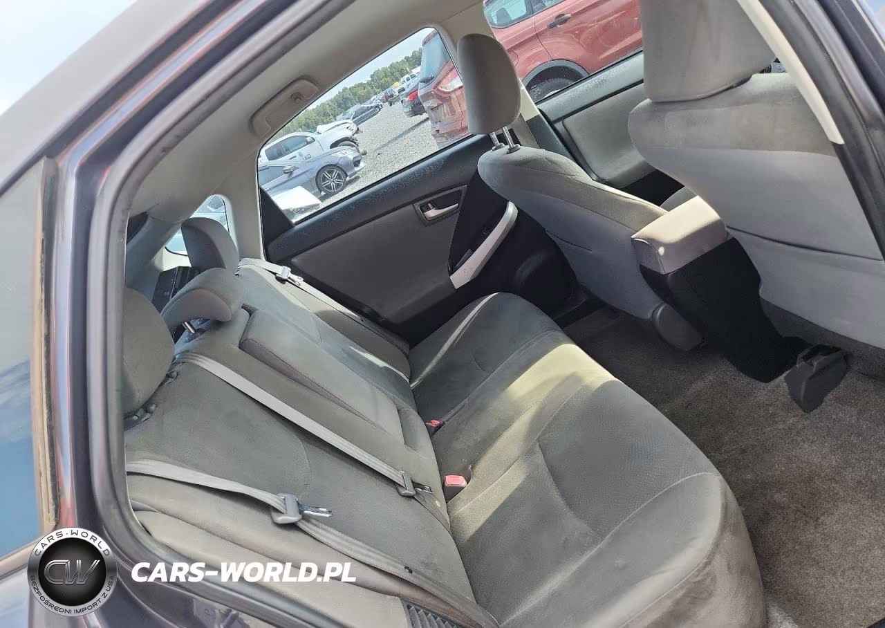2015 Toyota Prius Two VIN:JTDKN3DUXF0434458 - 10