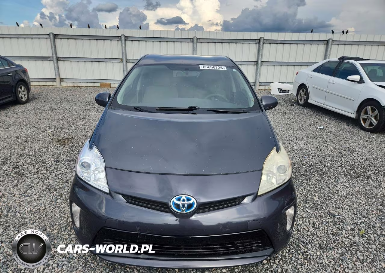 2015 Toyota Prius Two VIN:JTDKN3DUXF0434458 - 5