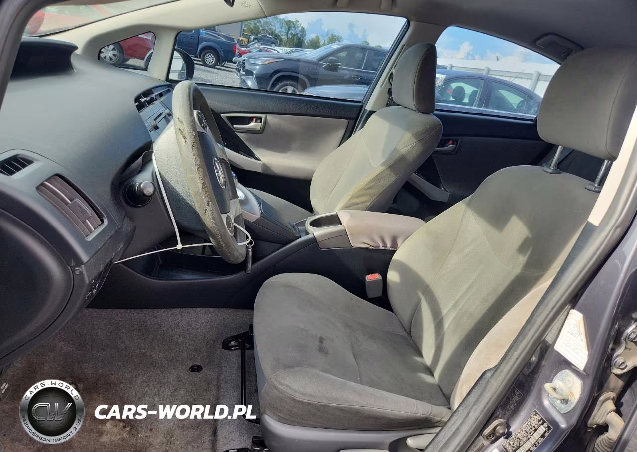 2015 Toyota Prius Two VIN:JTDKN3DUXF0434458 - 7