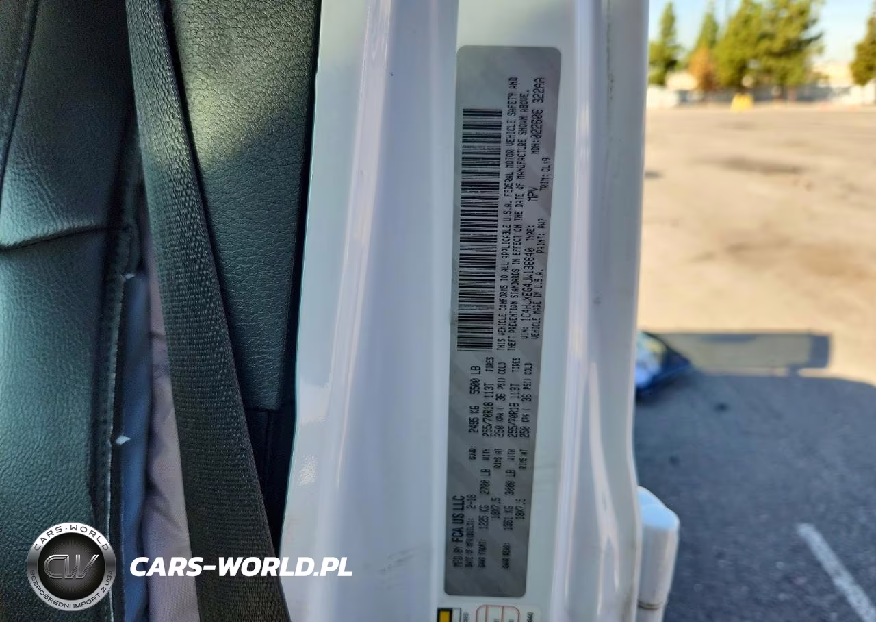 2018 Jeep Wrangler Unlimited Sahara VIN:1C4HJXEG4JW138640 - 12