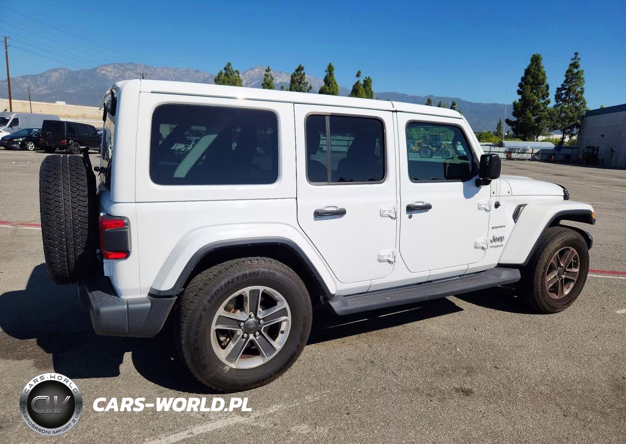 2018 Jeep Wrangler Unlimited Sahara VIN:1C4HJXEG4JW138640 - 3
