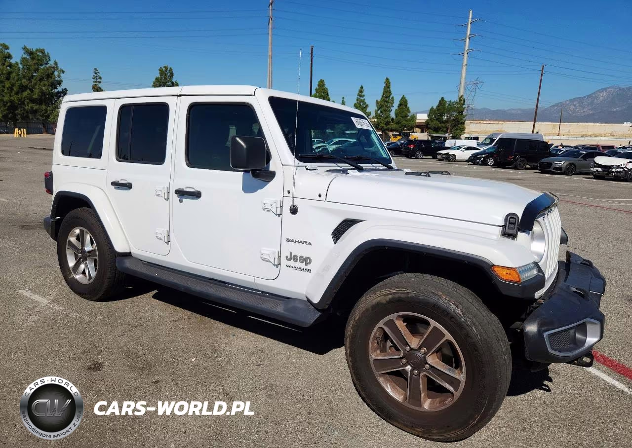 2018 Jeep Wrangler Unlimited Sahara VIN:1C4HJXEG4JW138640 - 4