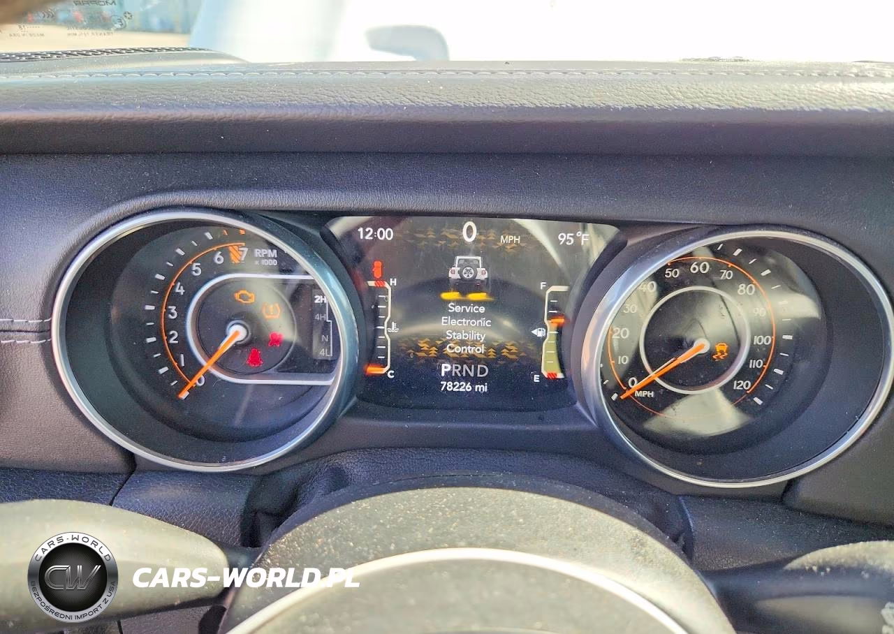 2018 Jeep Wrangler Unlimited Sahara VIN:1C4HJXEG4JW138640 - 9
