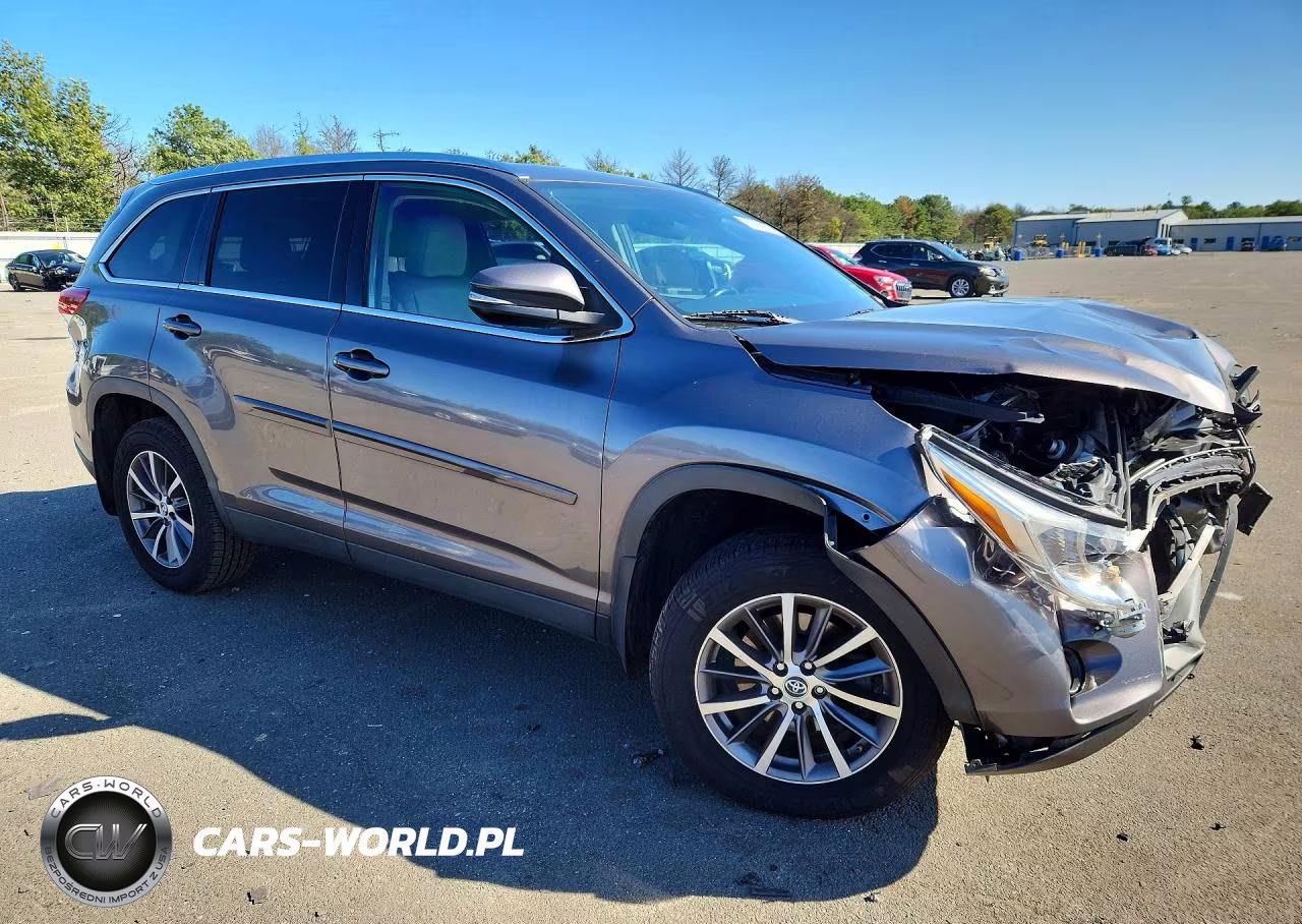 2019 Toyota Highlander Xle VIN:5TDJZRFH8KS566113 - 4
