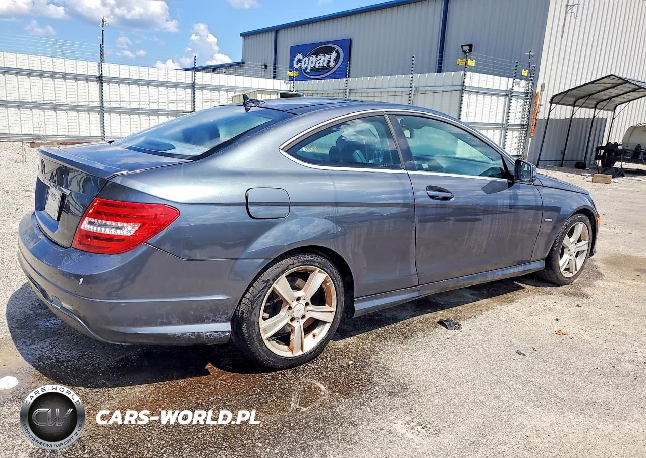 2012 Mercedes-Benz C 250 VIN:WDDGJ4HB9CF867025 - 3