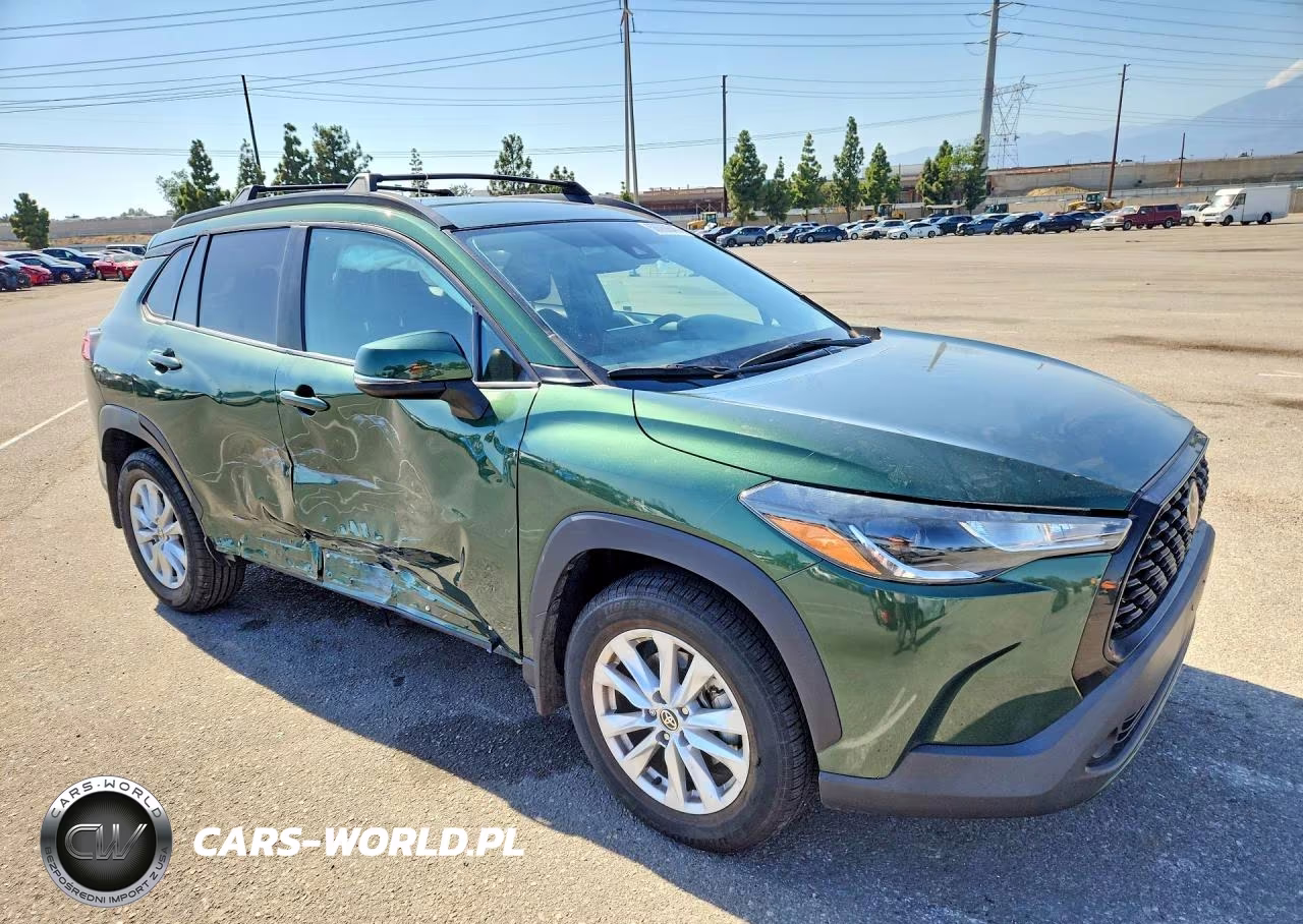 2022 Toyota Corolla Cross Le VIN:7MUCAAAGXNV036770 - 4