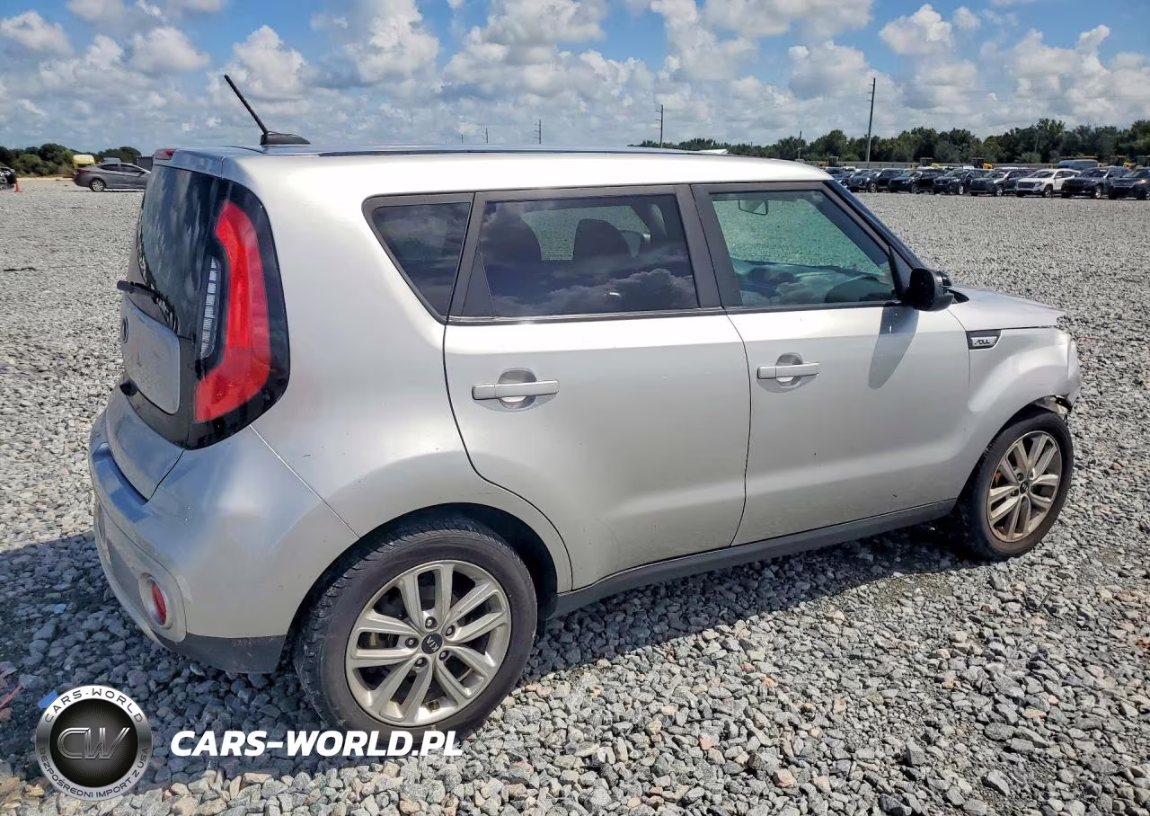 2018 Kia Soul + VIN:KNDJP3A52J7513321 - 3
