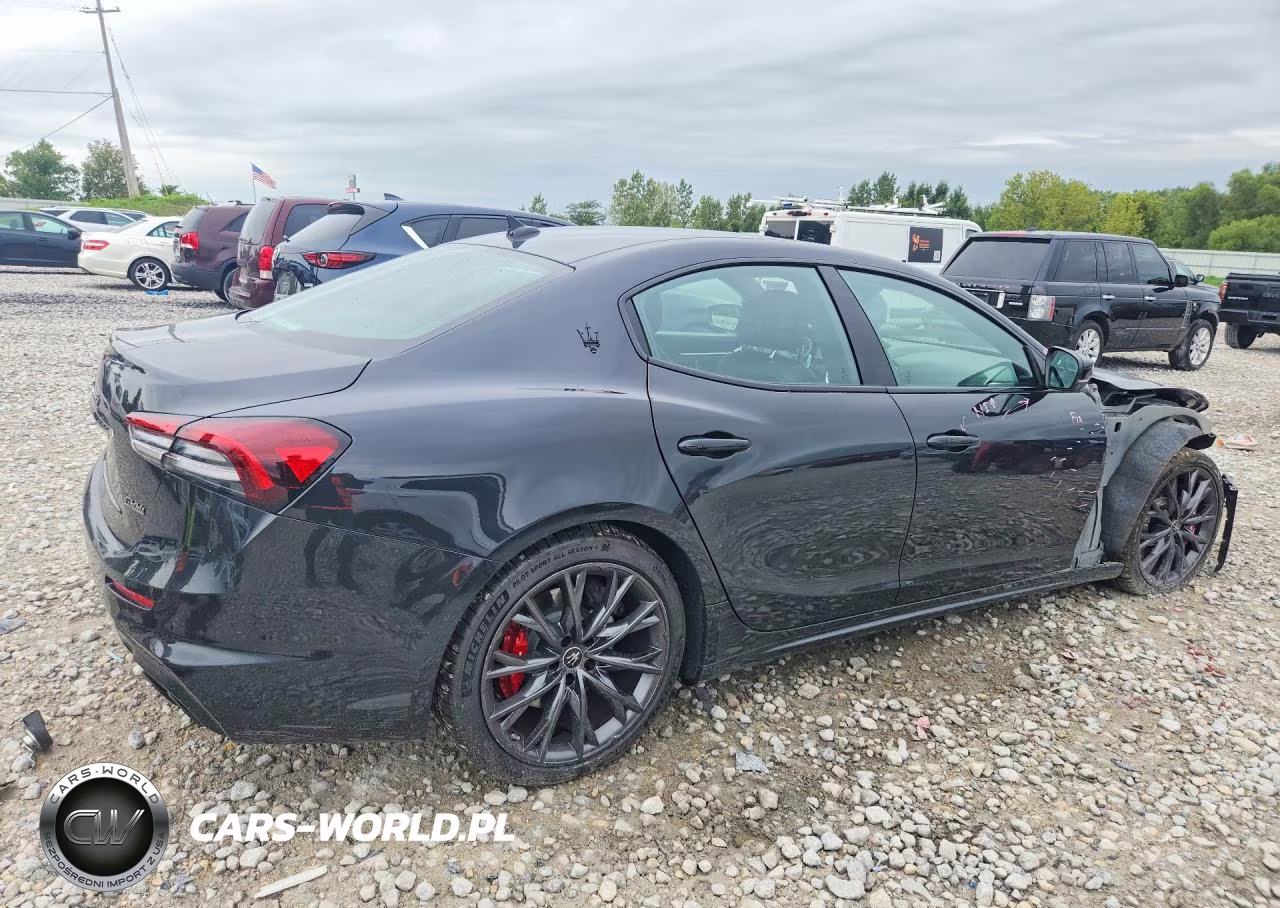 2022 Maserati Ghibli Modena VIN:ZAM57YTM0N1391937 - 3