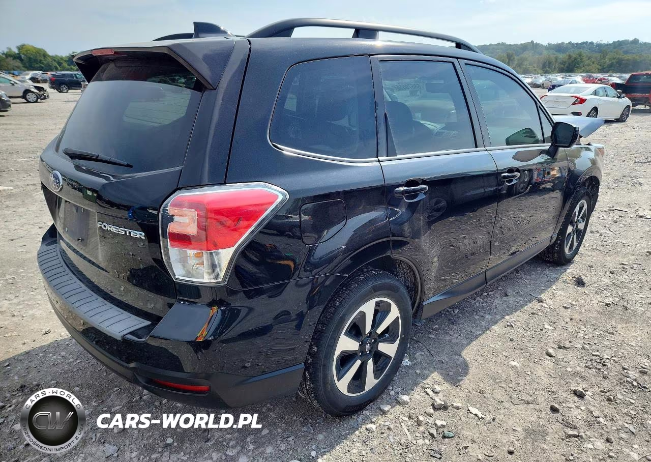 2018 Subaru Forester 2.5I Premium VIN:JF2SJAEC6JH468737 - 3