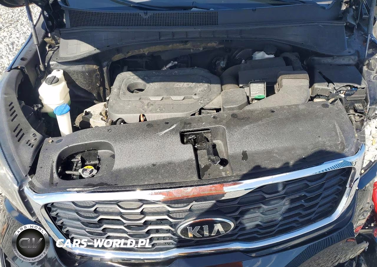 2019 Kia Sorento L VIN:5XYPG4A37KG577681 - 11