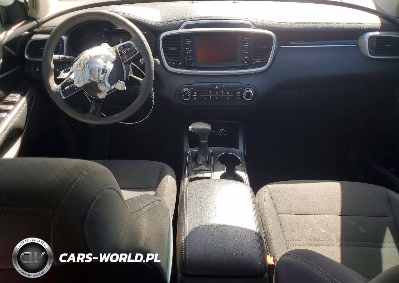2019 Kia Sorento L VIN:5XYPG4A37KG577681 - 8