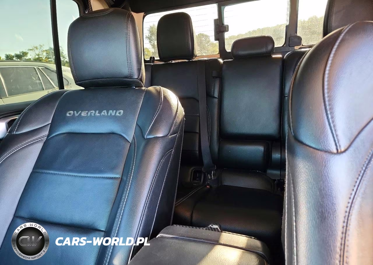 2020 Jeep Gladiator Overland VIN:1C6HJTFG1LL107106 - 10
