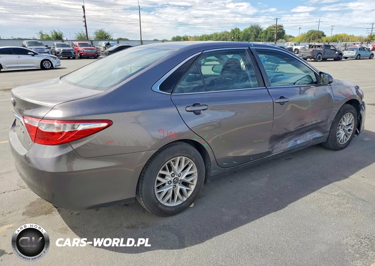 2017 Toyota Camry Le VIN:4T1BF1FK1HU277973 - 3