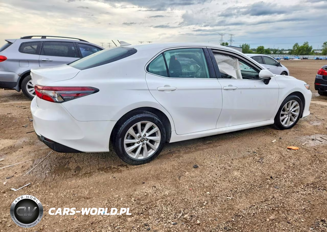 2021 Toyota Camry Le VIN:4T1R11AK9MU572088 - 3
