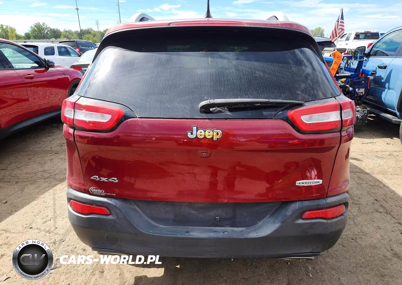 2017 Jeep Cherokee Latitude VIN:1C4PJMCS4HW645310 - 6