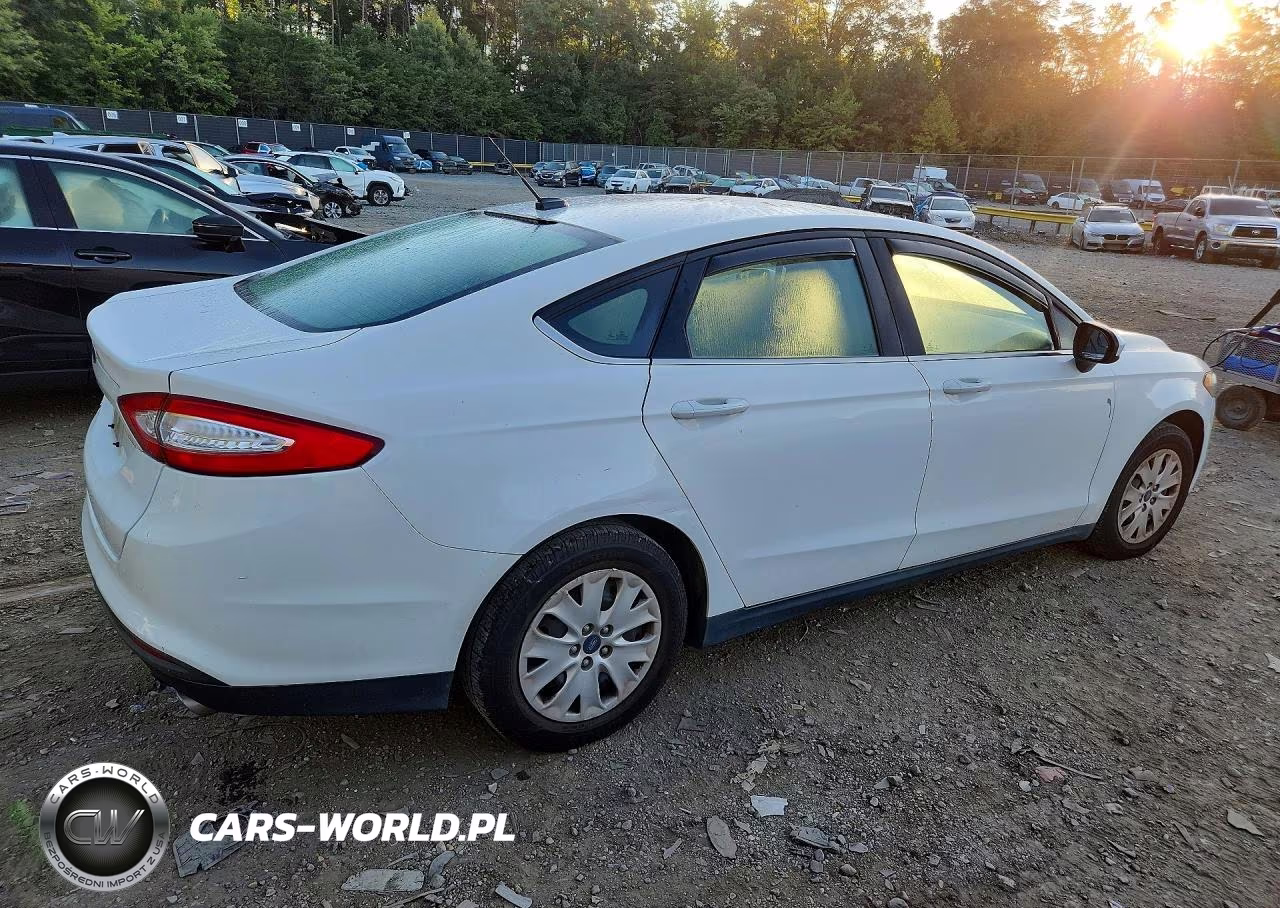 2013 Ford Fusion S VIN:3FA6P0G76DR162445 - 3