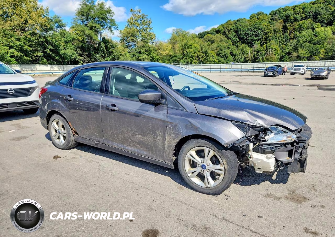 2012 Ford Focus Se VIN:1FAHP3F23CL336162 - 4