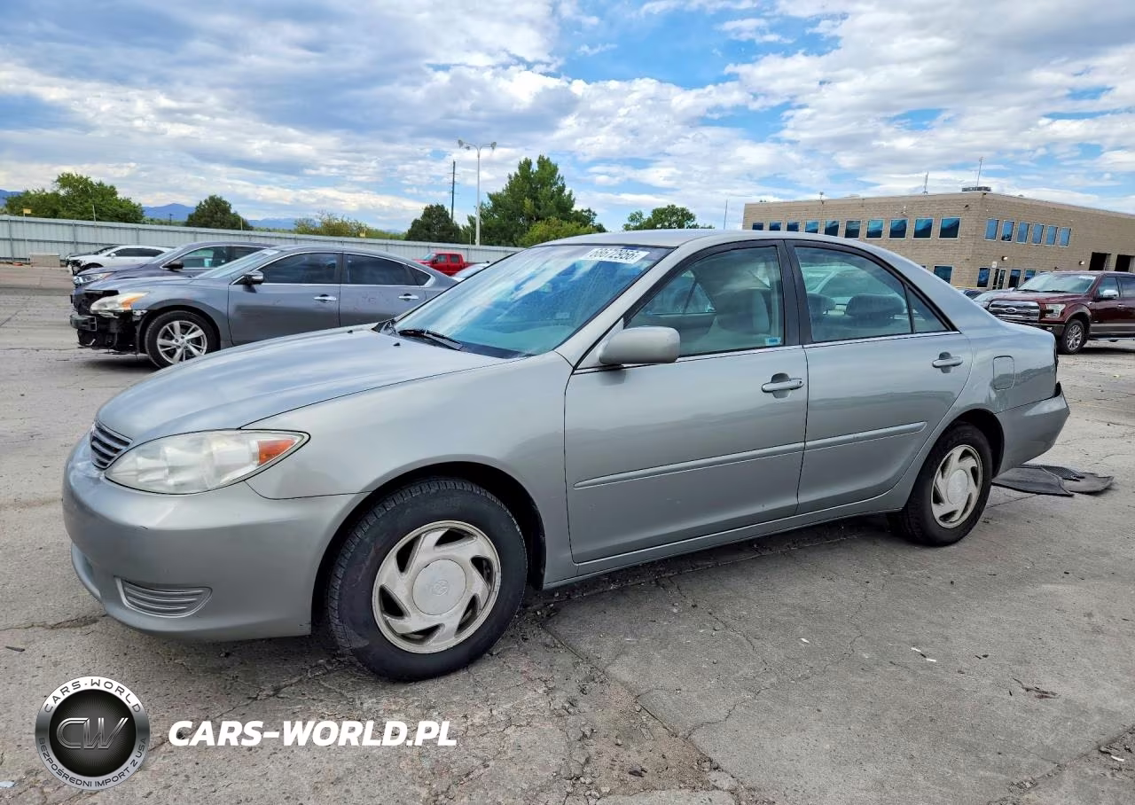 2005 Toyota Camry Le