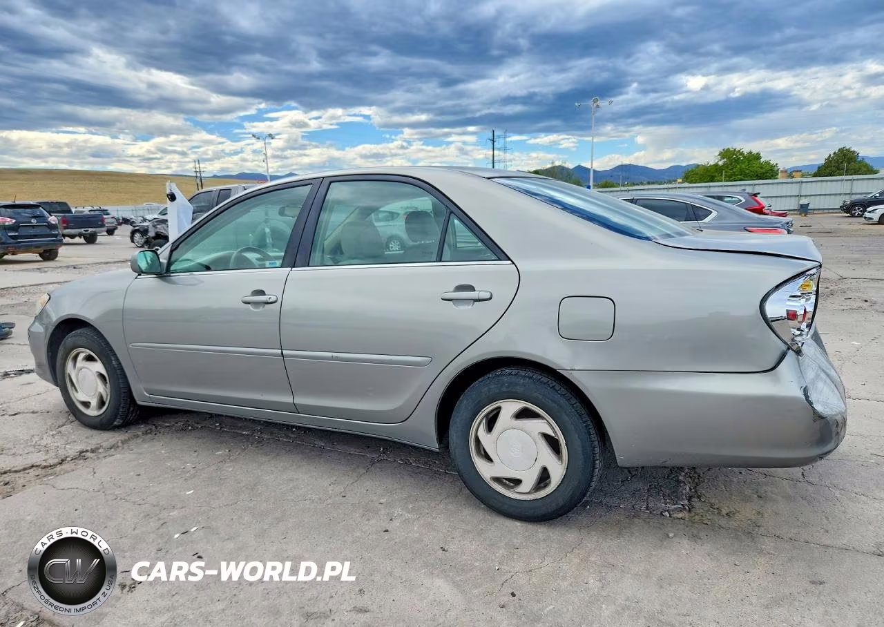 2005 Toyota Camry Le VIN:4T1BE32KX5U511754 - 2