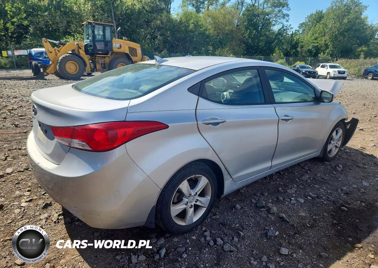 2013 Hyundai Elantra Gls VIN:5NPDH4AE0DH279261 - 3