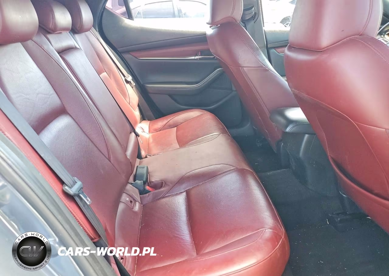 2020 Mazda 3 Premium VIN:JM1BPANM0L1173912 - 10