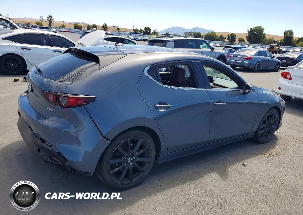 2020 Mazda 3 Premium VIN:JM1BPANM0L1173912 - 3
