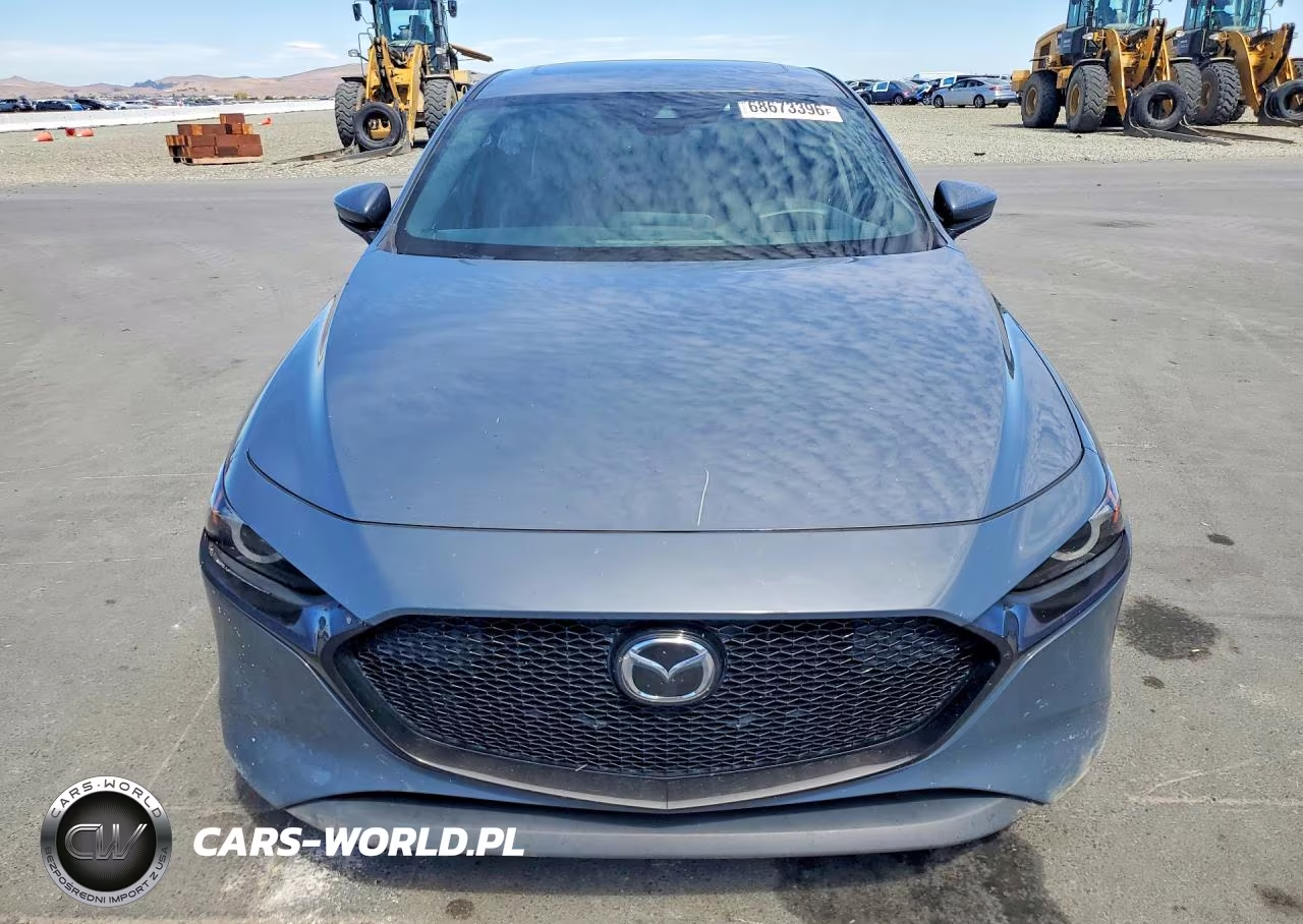 2020 Mazda 3 Premium VIN:JM1BPANM0L1173912 - 5