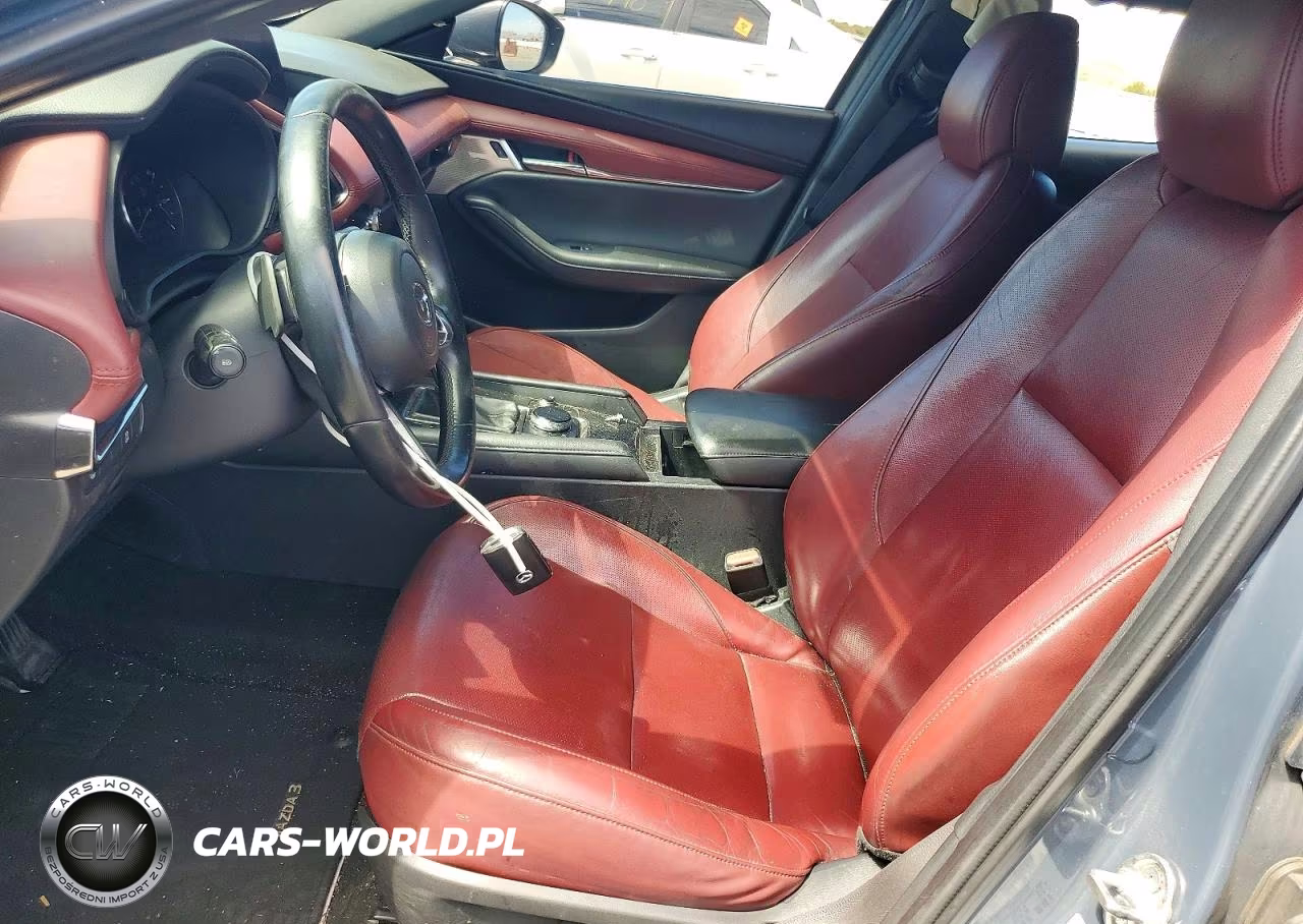 2020 Mazda 3 Premium VIN:JM1BPANM0L1173912 - 7