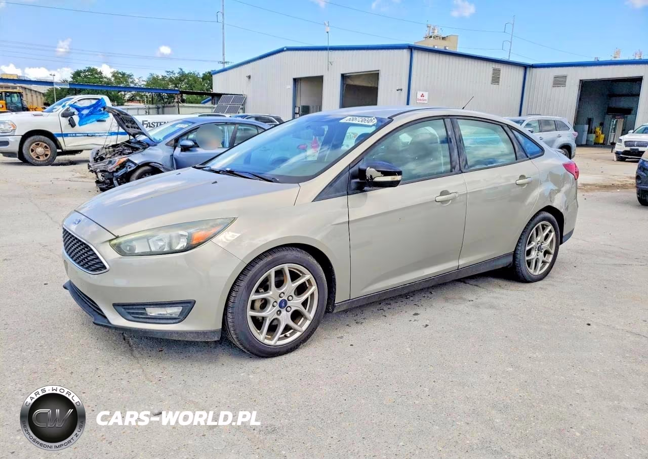 2015 Ford Focus Se VIN:1FADP3F20FL310461 - 1
