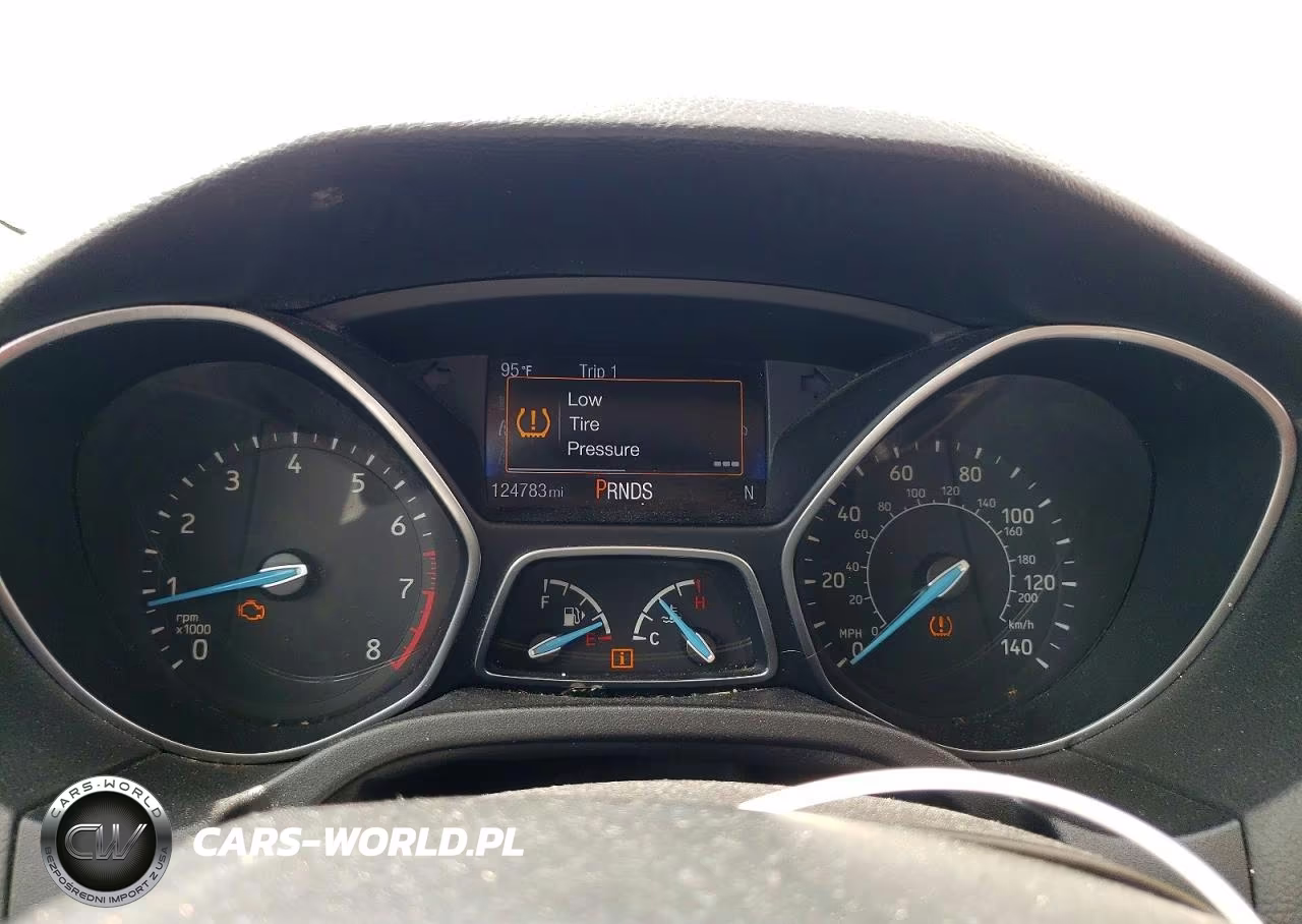 2015 Ford Focus Se VIN:1FADP3F20FL310461 - 9