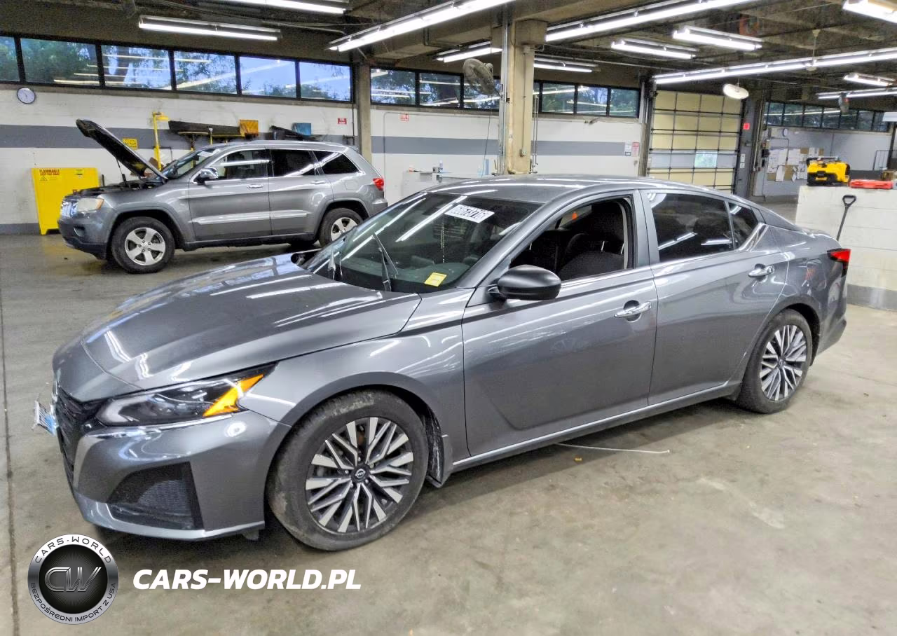 2024 Nissan Altima Sv