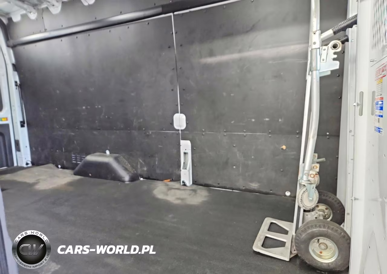 2025 Ford Transit T-250 VIN:1FTBR3X81SKA32524 - 10