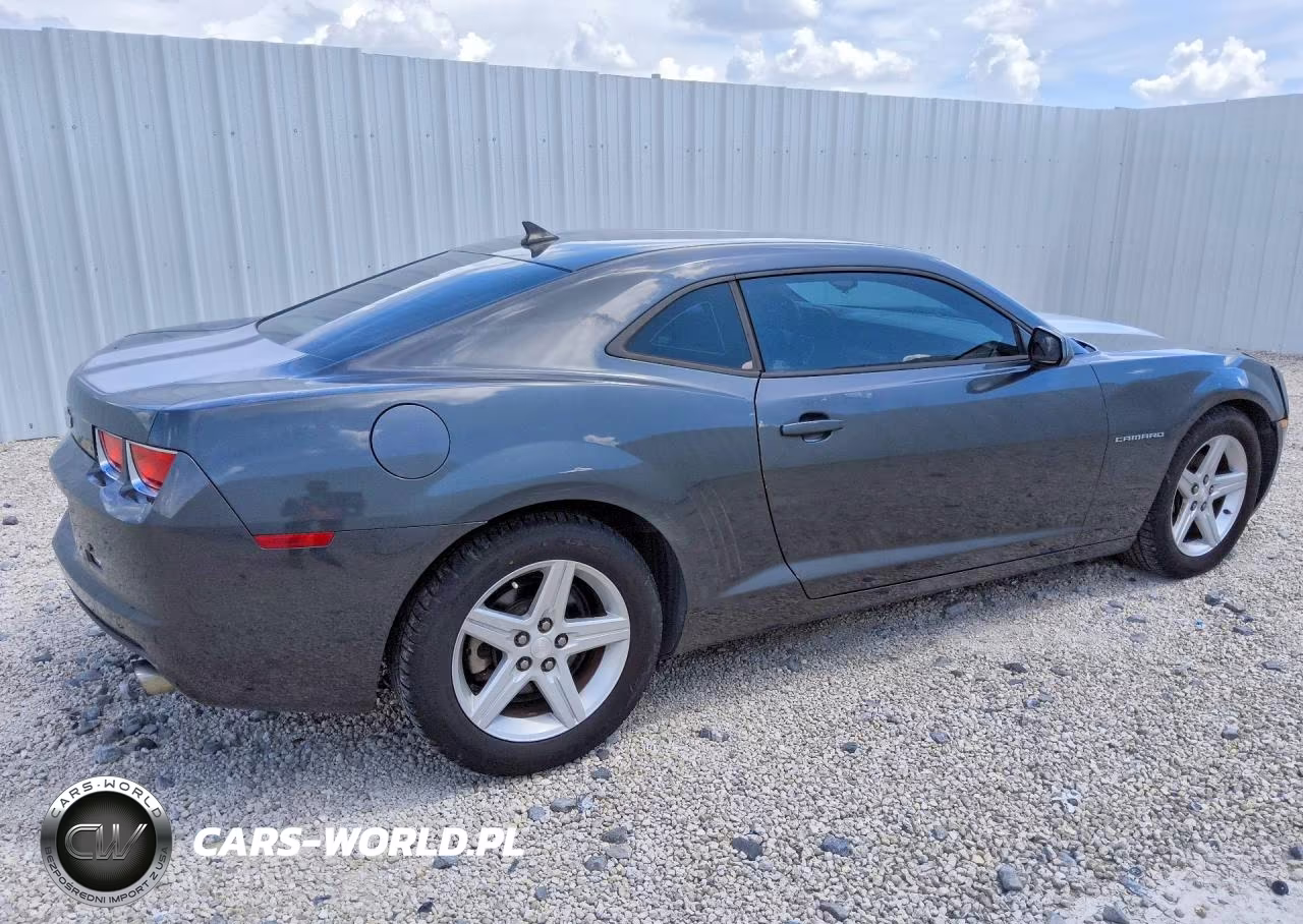 2011 Chevrolet Camaro Ls VIN:2G1FE1ED4B9177472 - 3