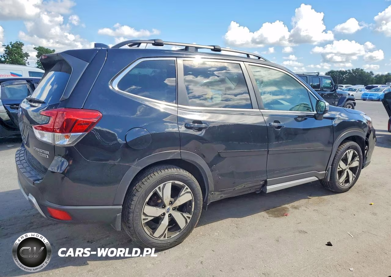 2021 Subaru Forester Touring VIN:JF2SKAXCXMH570069 - 3