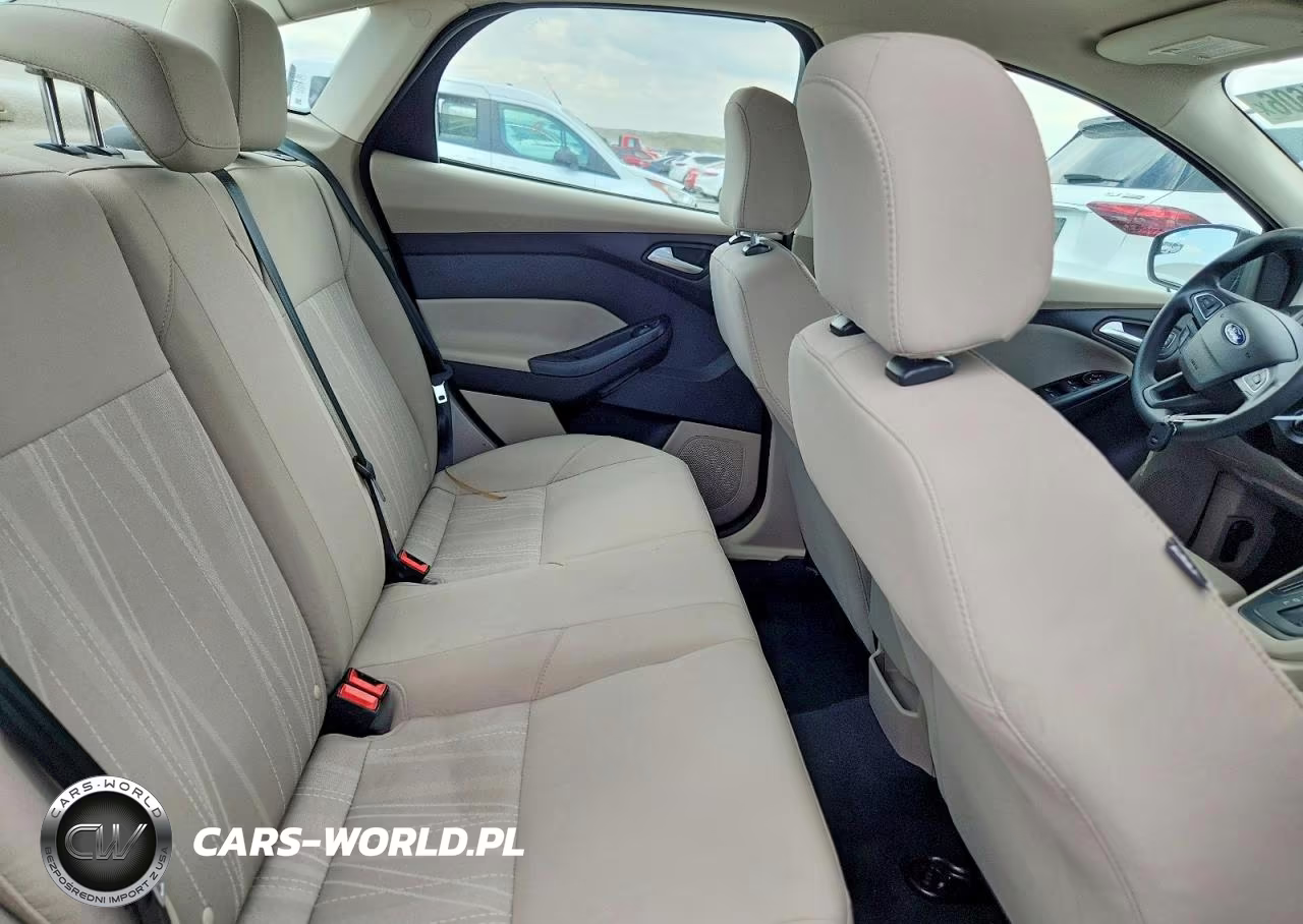 2015 Ford Focus Se VIN:1FADP3F26FL349989 - 10