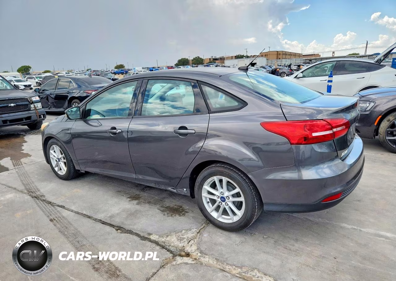 2015 Ford Focus Se VIN:1FADP3F26FL349989 - 2