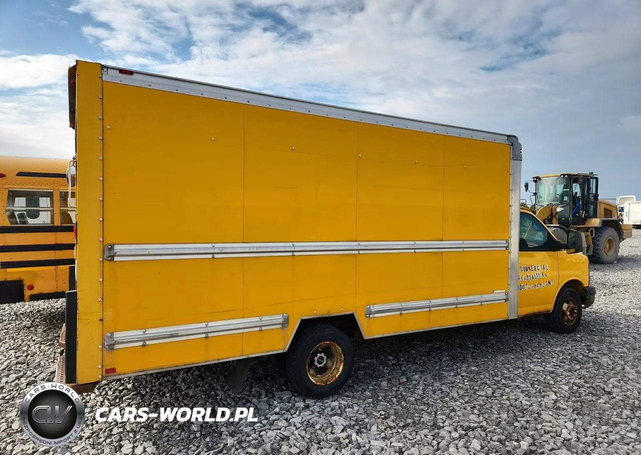 2011 GMC Savana Box Truck VIN:1GD374CG2B1902098 - 3