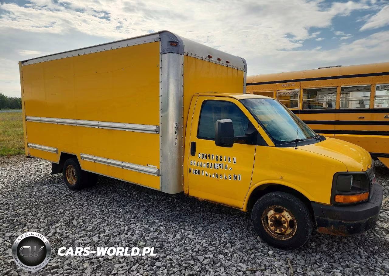 2011 GMC Savana Box Truck VIN:1GD374CG2B1902098 - 4