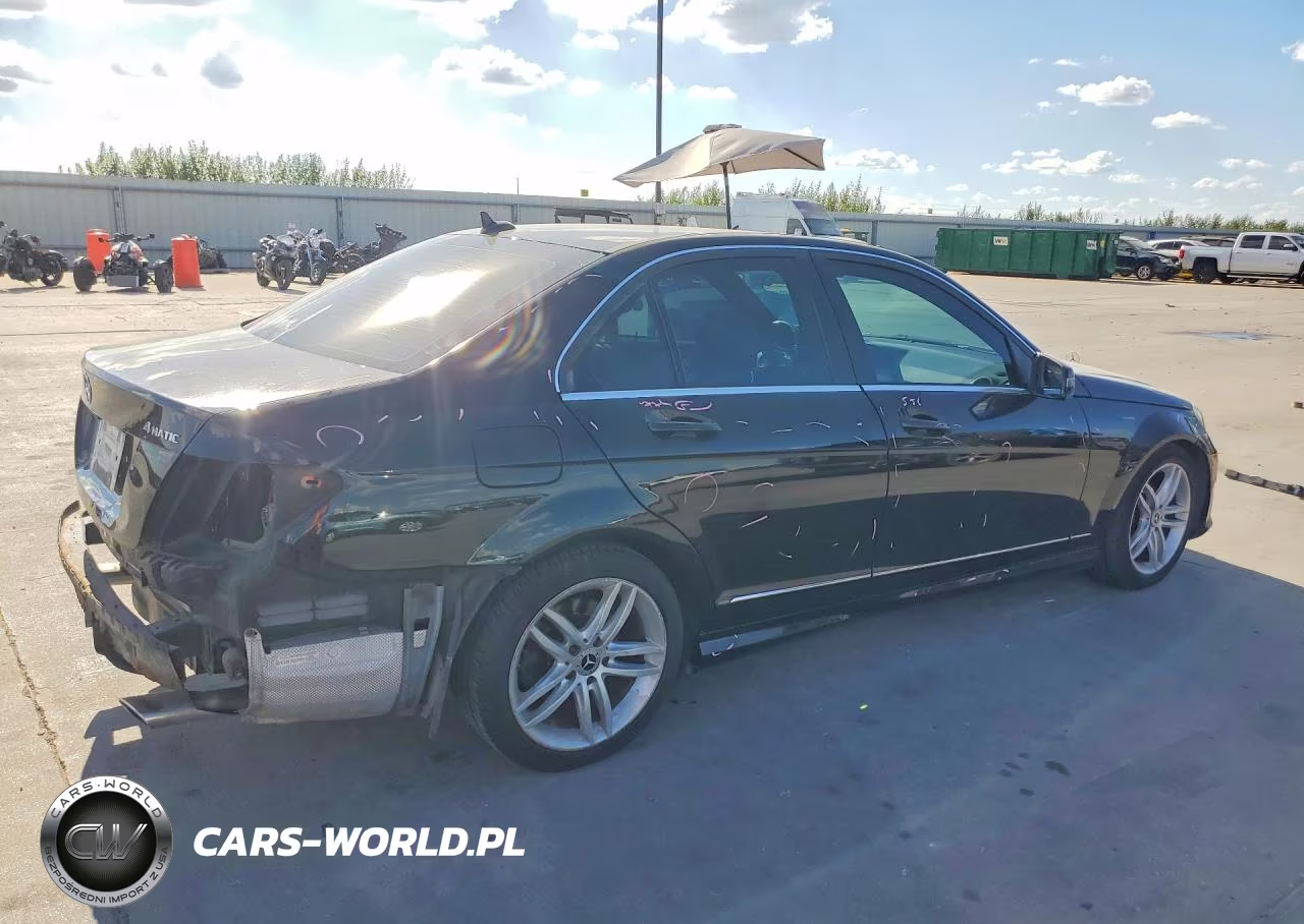 2012 Mercedes-Benz C 300 4Matic VIN:WDDGF8BB6CR193660 - 3
