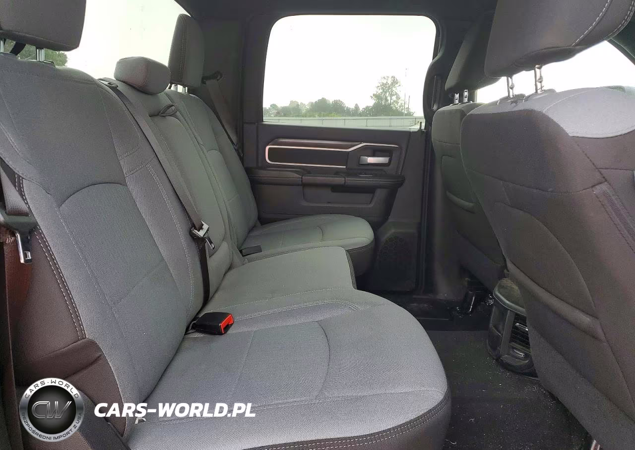 2024 Ram 2500 Big Horn VIN:3C6UR5DJ8RG353870 - 10
