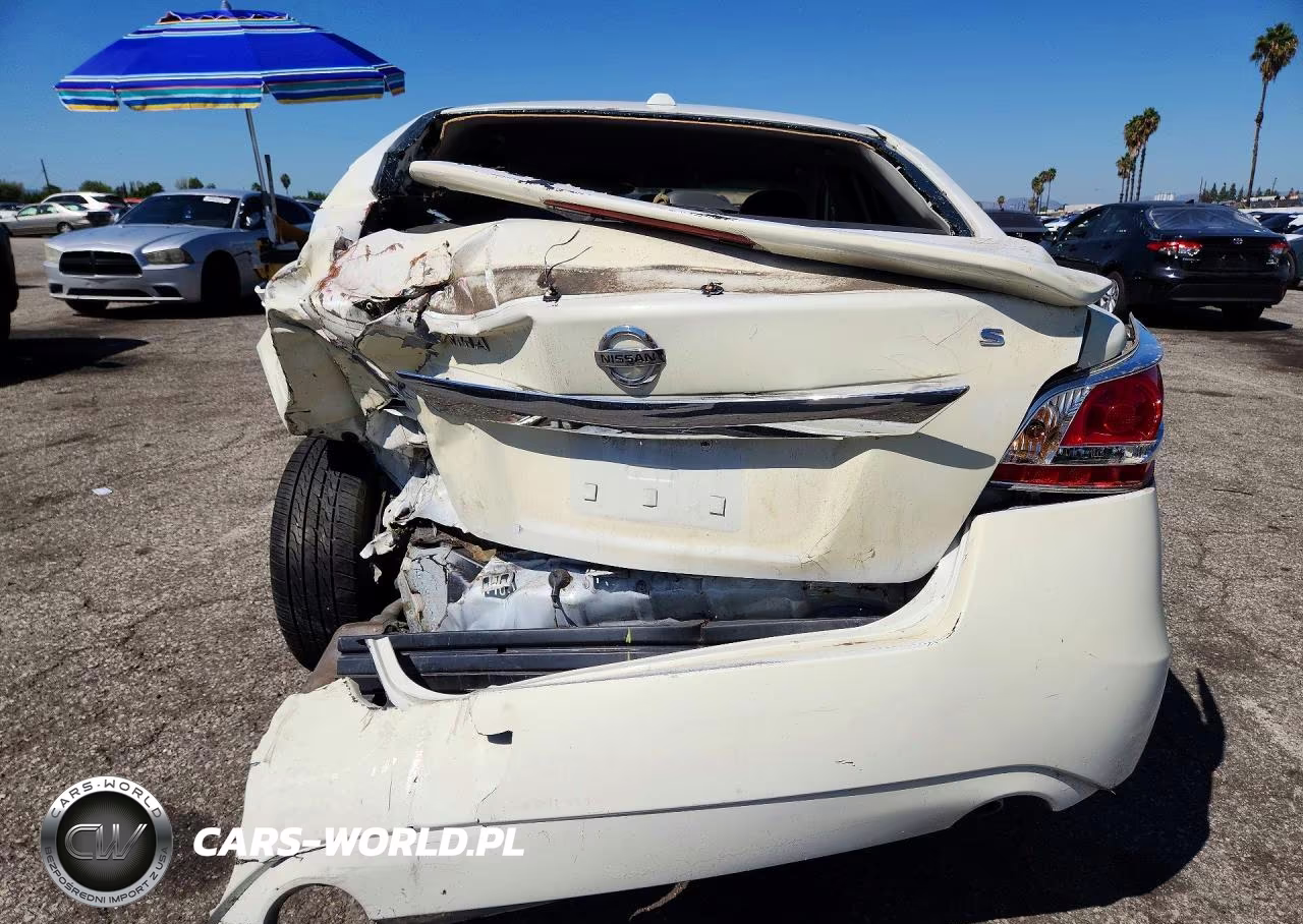 2015 Nissan Altima 2.5 S VIN:1N4AL3AP9FN319360 - 6