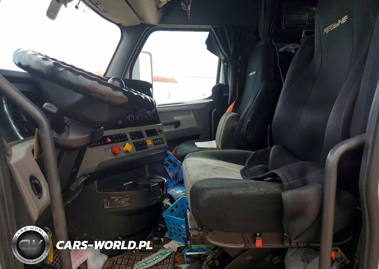 2019 Freightliner Cascadia 126 VIN:3AKJHHDRXKSKB3861 - 7