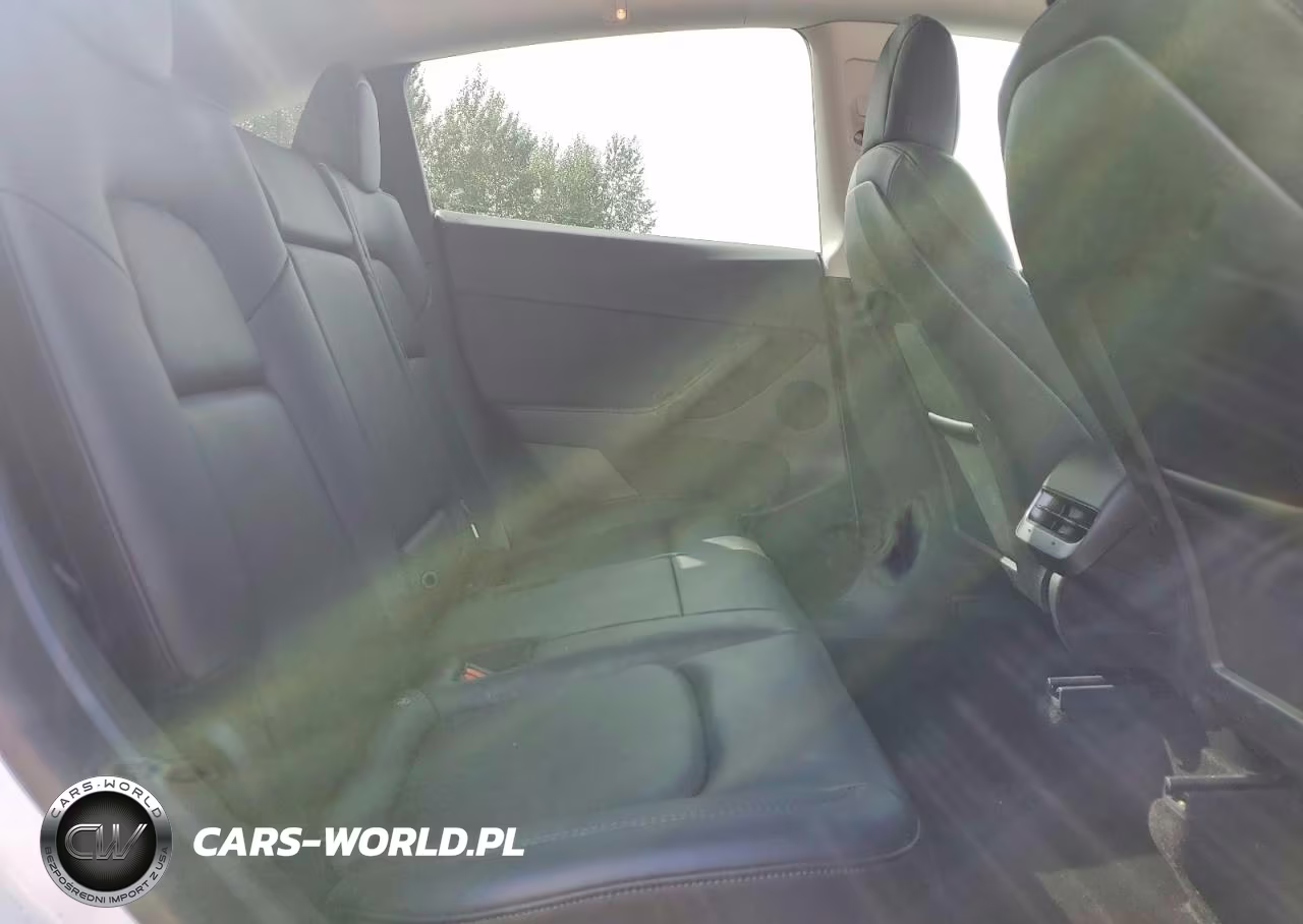 2022 Tesla Model Y VIN:7SAYGDEE8NF320477 - 11
