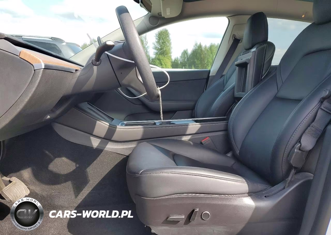 2022 Tesla Model Y VIN:7SAYGDEE8NF320477 - 7