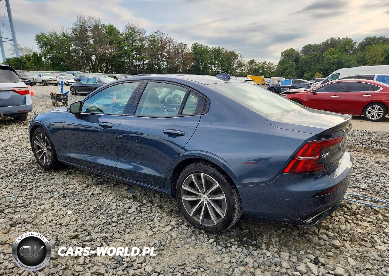 2022 Volvo S60 B5 Momentum VIN:7JRL12TZ1NG193386 - 2